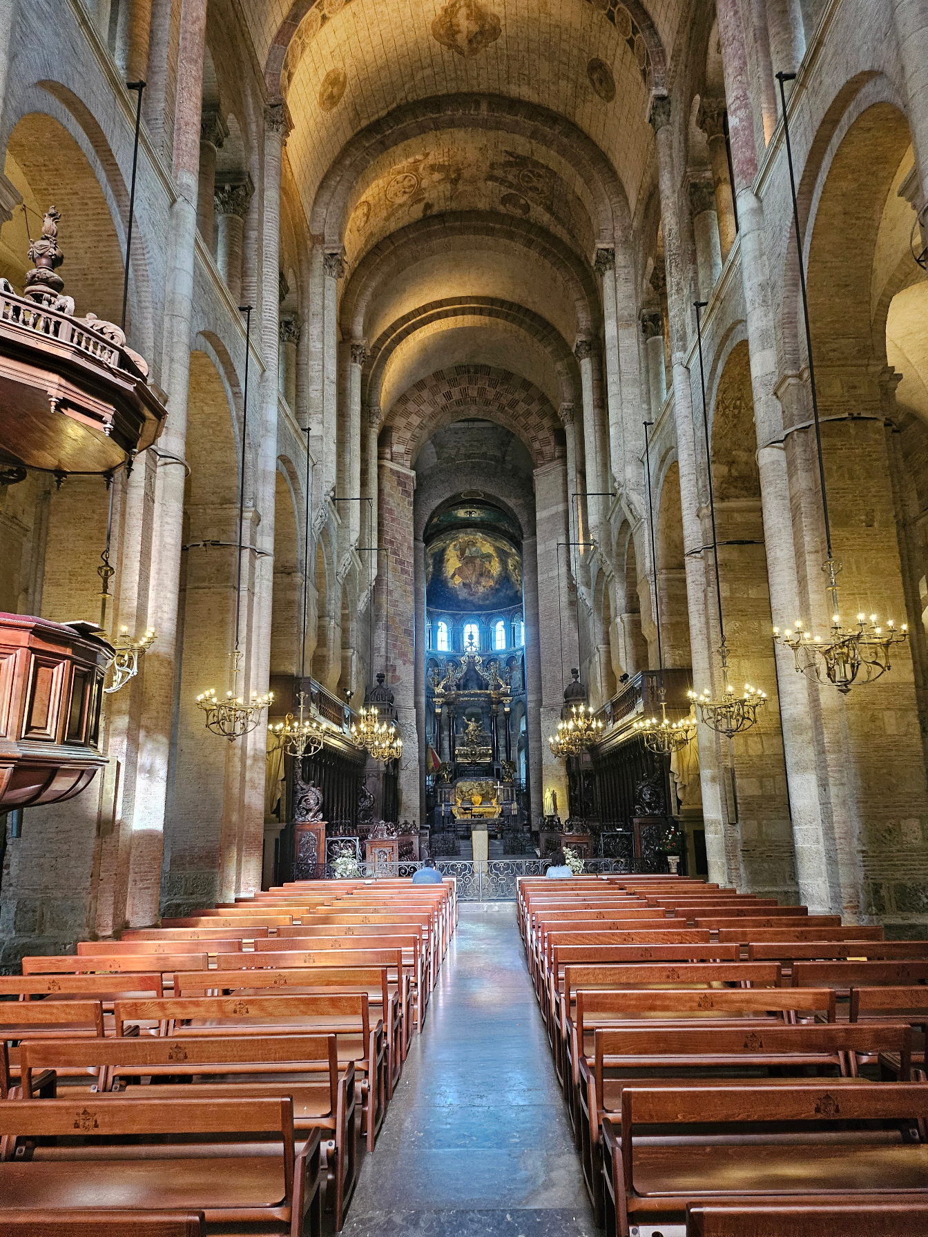 Intérieur de la basilique Saint-Sernin